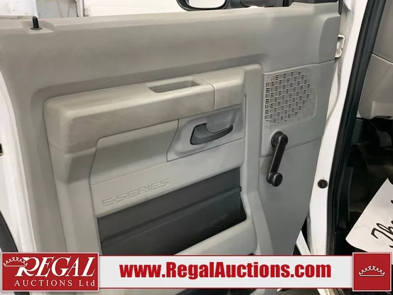 Ford E-250 2013 photo 5
