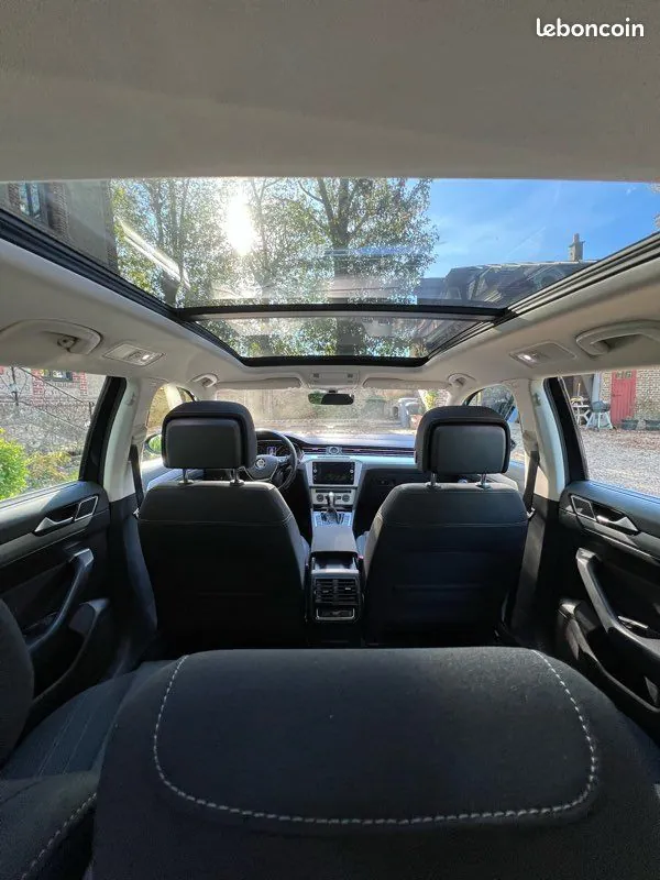 Volkswagen Passat 2019 photo 2