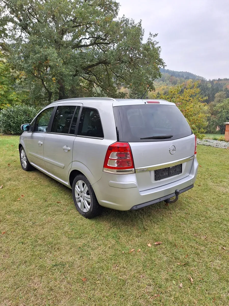Opel Zafira 2012 photo 3