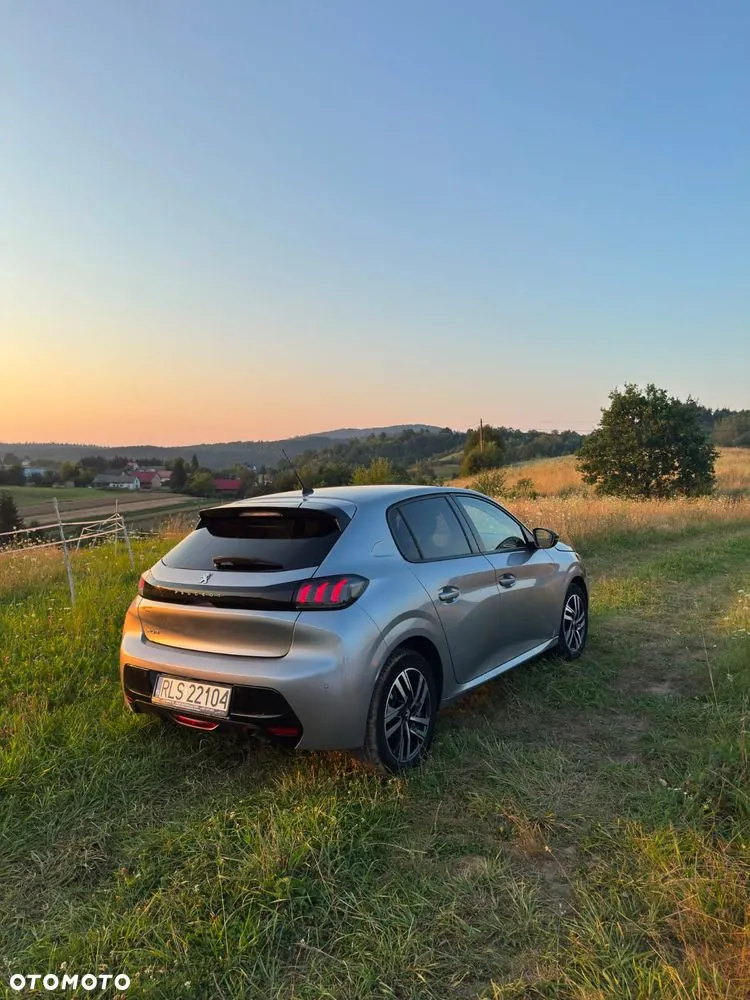 Peugeot 208 2022 photo 3