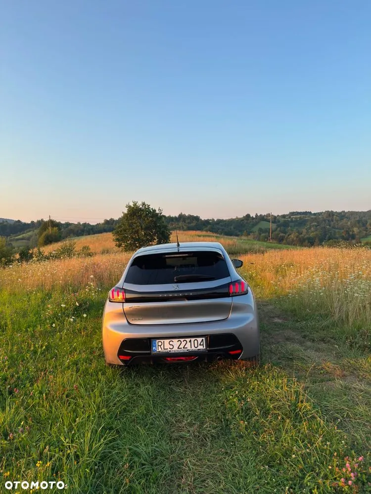 Peugeot 208 2022 photo 5