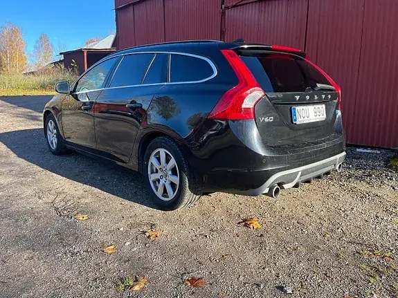 Volvo V60 2013 photo 2