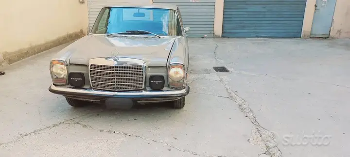Mercedes-Benz 220D