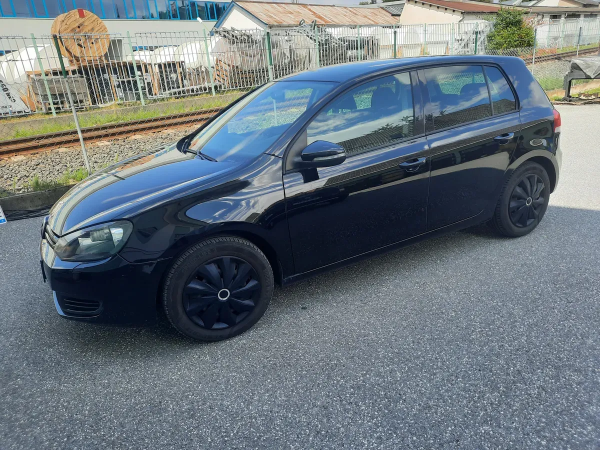 Volkswagen Golf 2010 photo 2