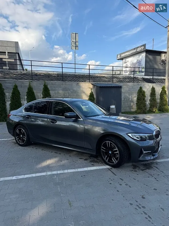 BMW 3 Series 2020 photo 3