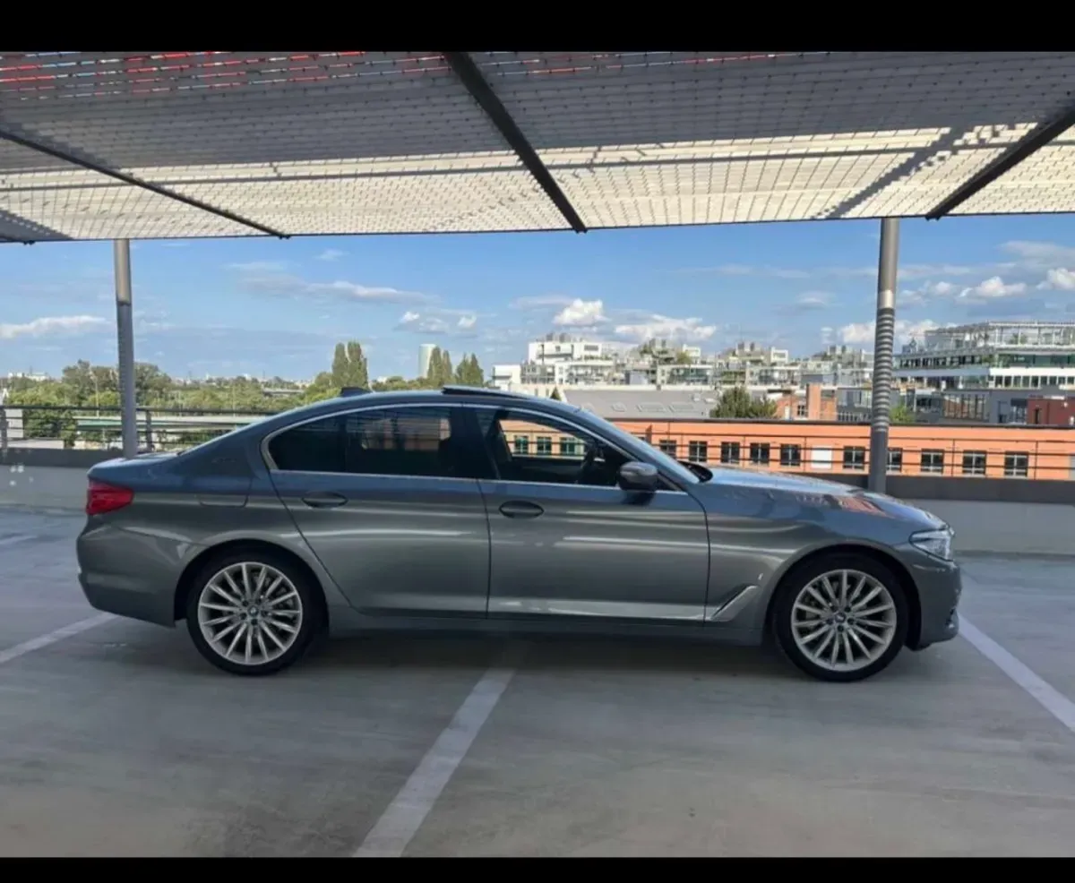 BMW 530E 2018 photo 2