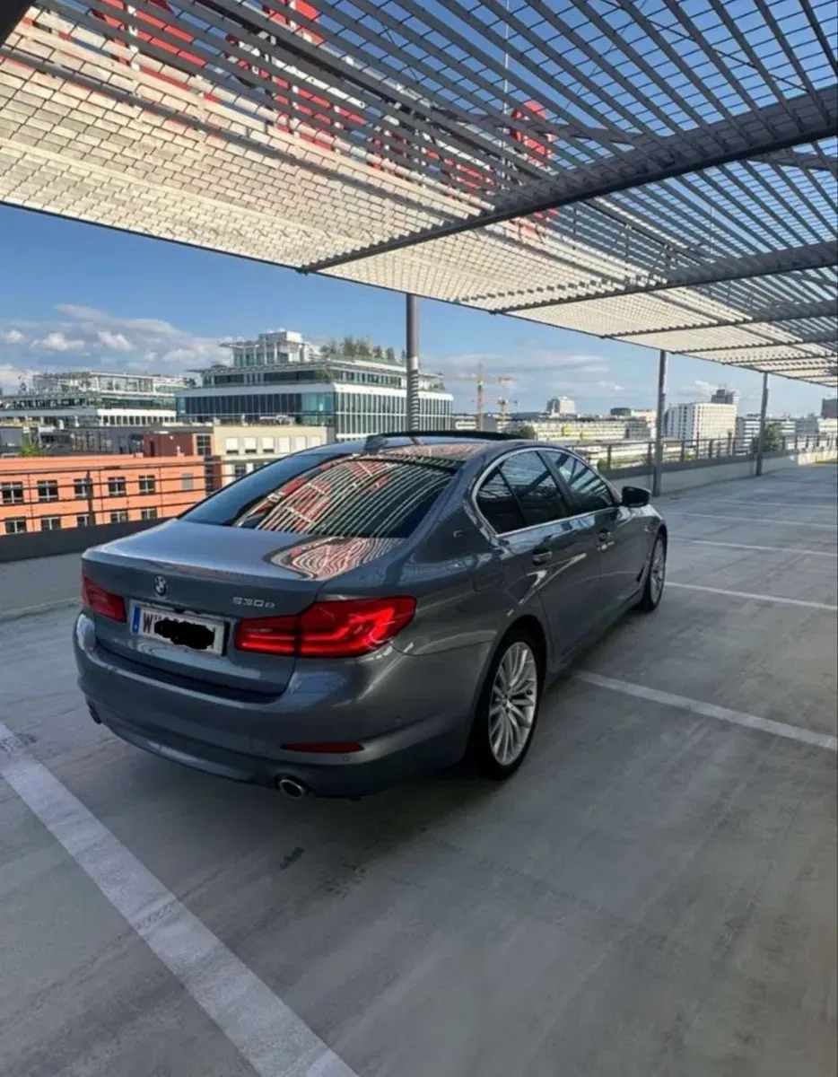 BMW 530E 2018 photo 3