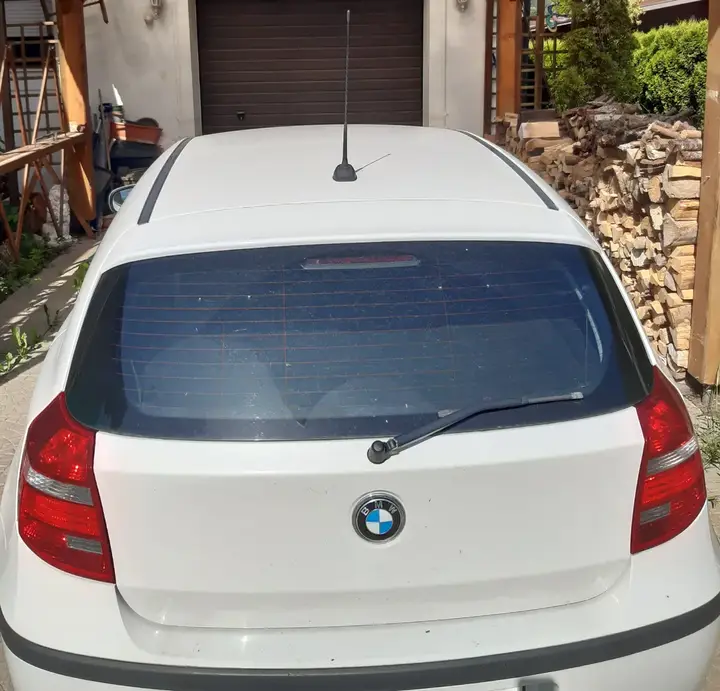 BMW 1 Series 2010 photo 2