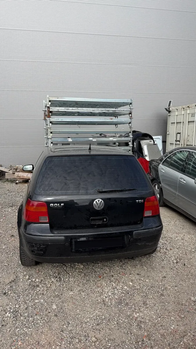 Volkswagen Golf 2002 photo 3
