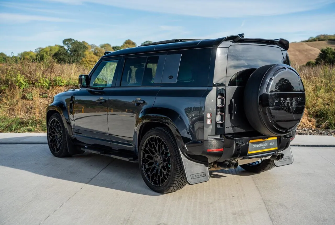 Land Rover Defender 110 2024 photo 2