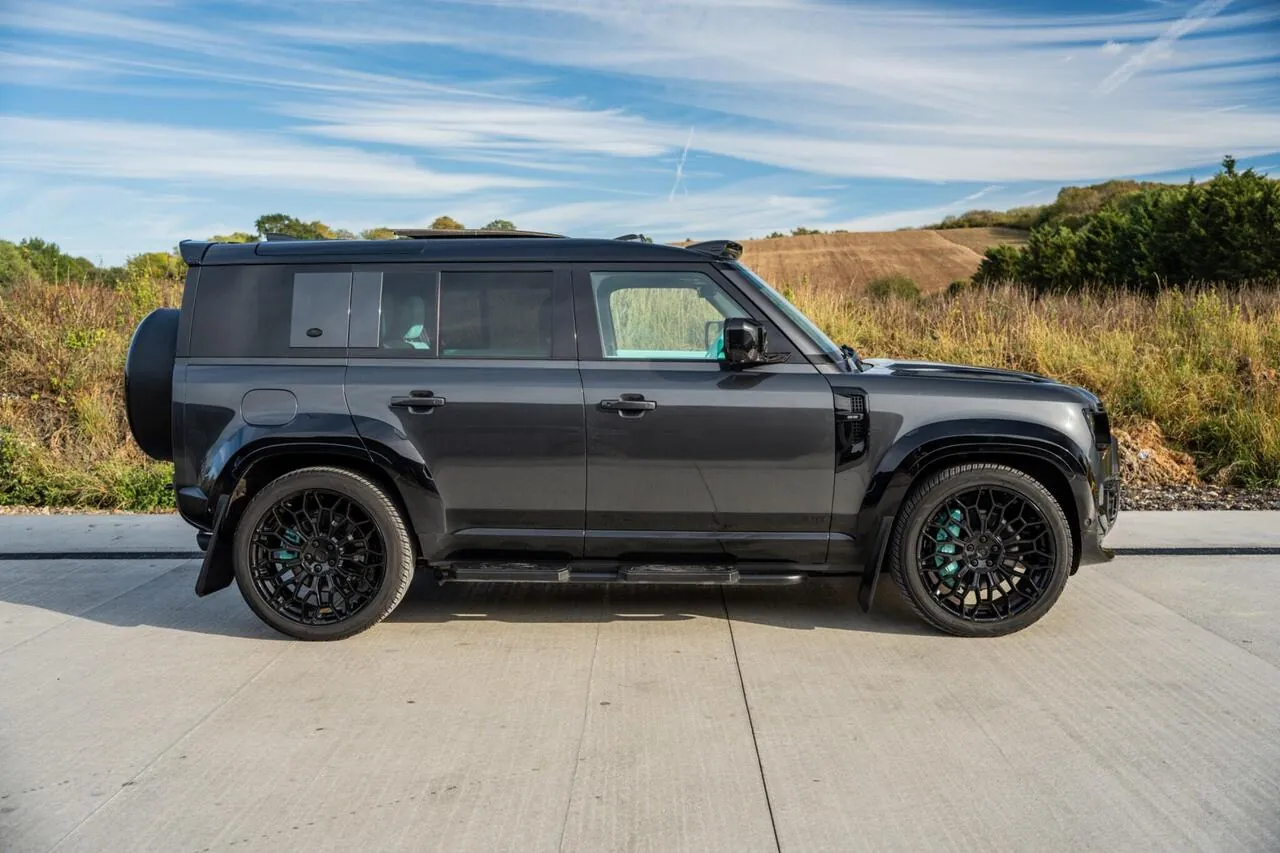 Land Rover Defender 110 2024 photo 5