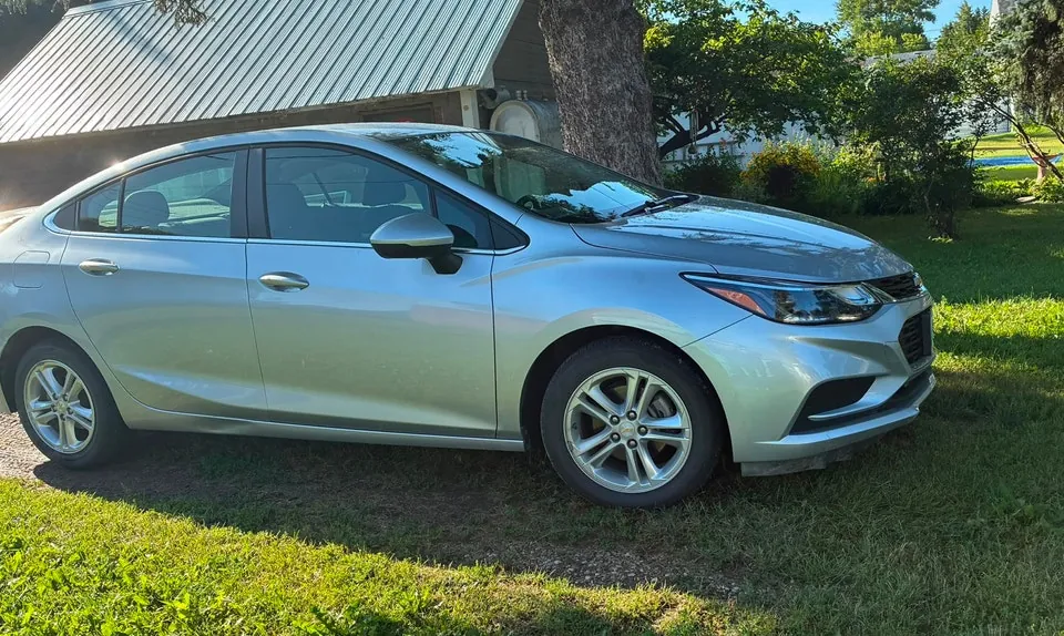 Chevrolet Cruze 2018 photo 2