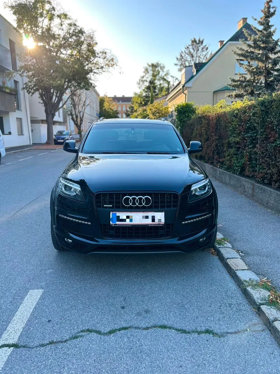Audi Q7 2012 photo 3