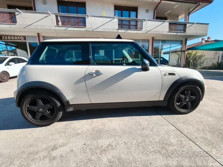 Mini Mini One 2006 photo 4