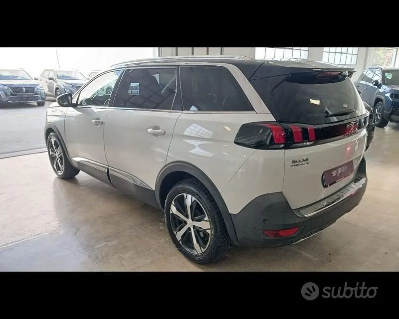 Peugeot 5008 2019 photo 2