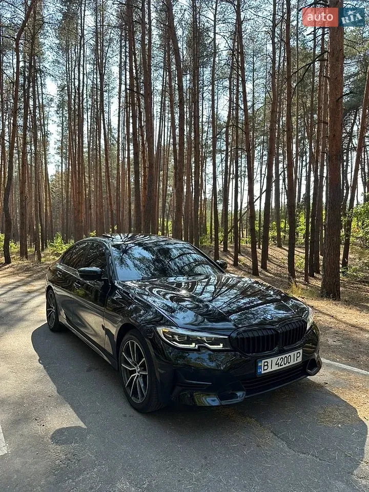 BMW 3 Series 2019 photo 2