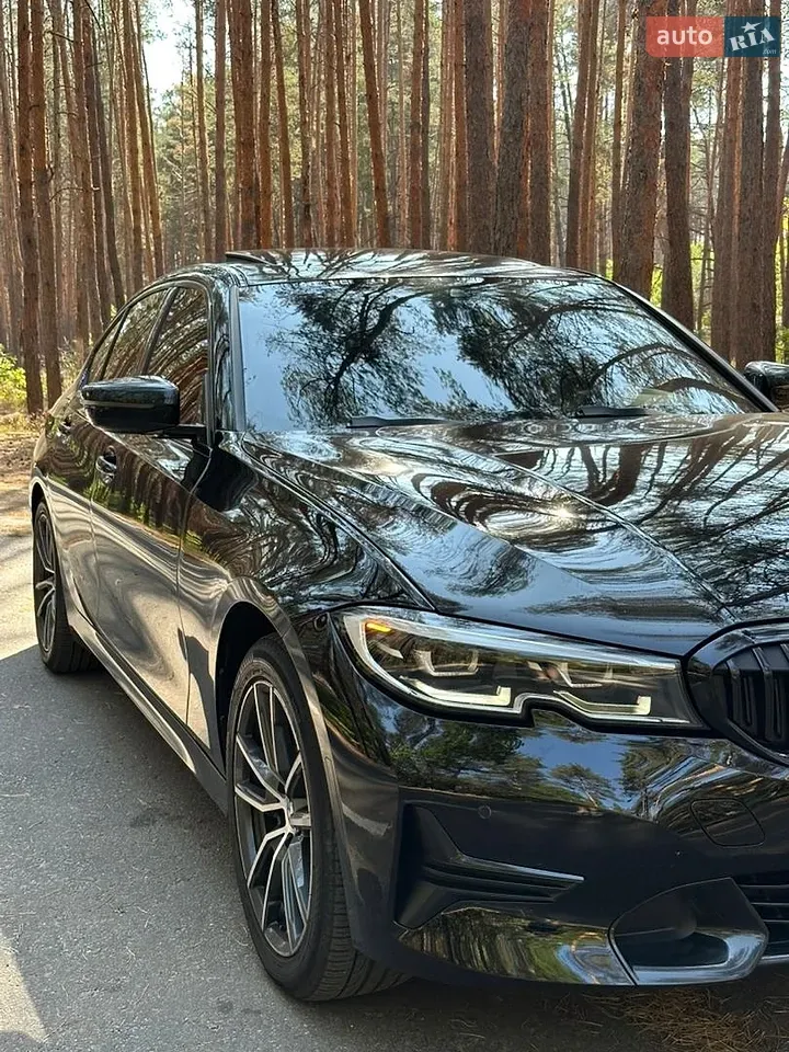 BMW 3 Series 2019 photo 3