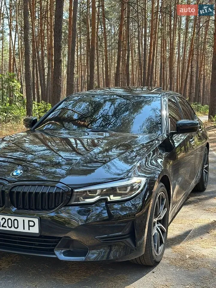 BMW 3 Series 2019 photo 4
