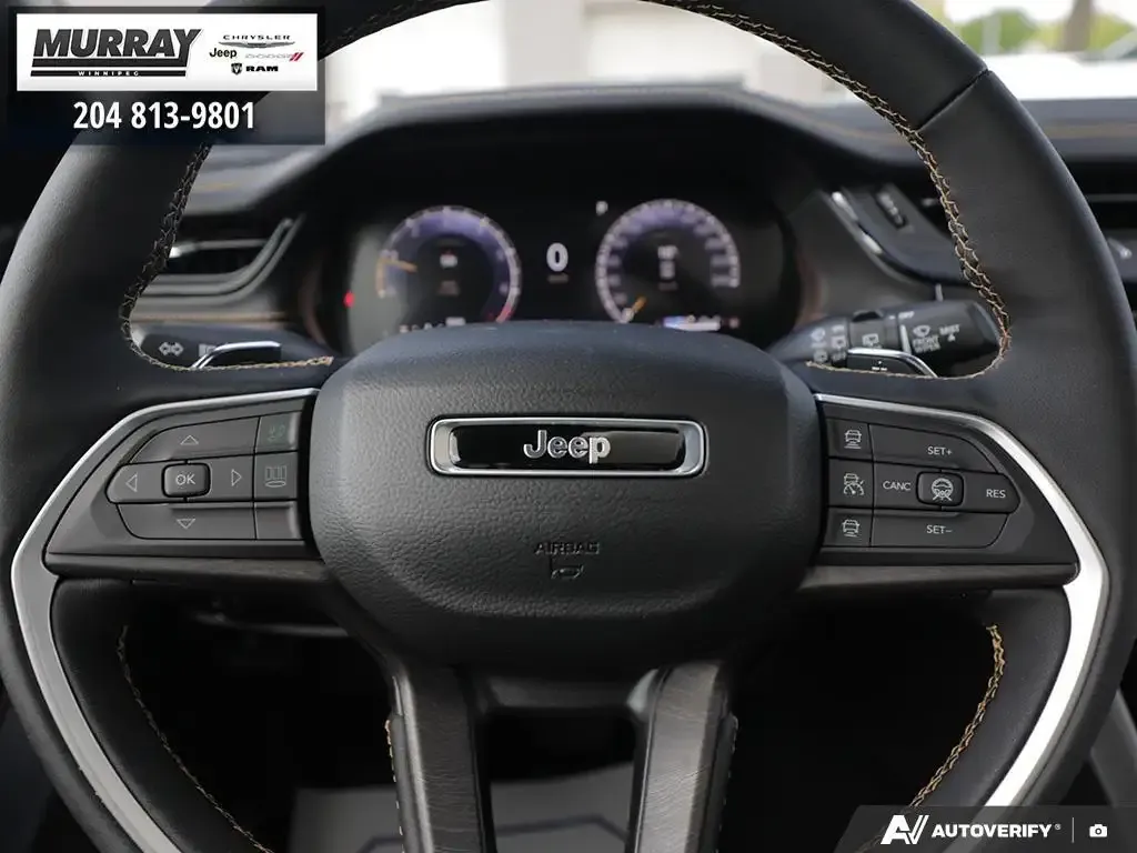 Jeep Grand Cherokee 2026 photo 3
