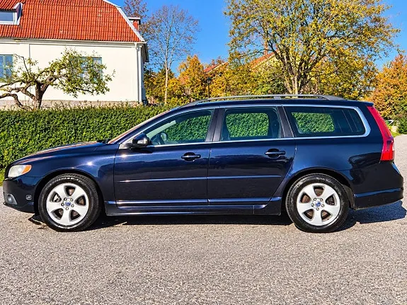 Volvo V70 2010 photo 4