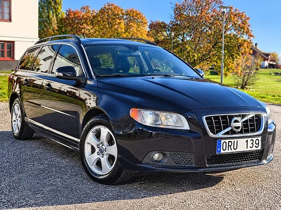 Volvo V70 2010 photo 2