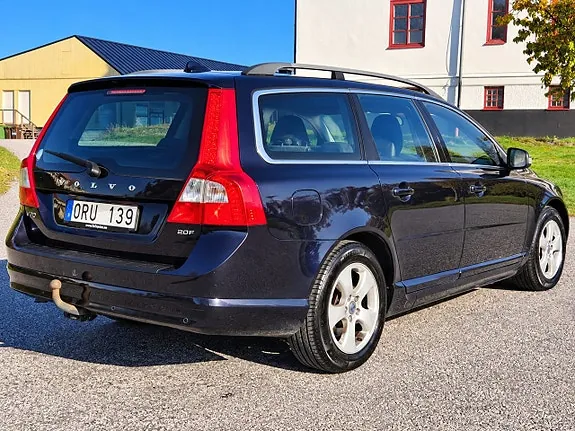 Volvo V70 2010 photo 5