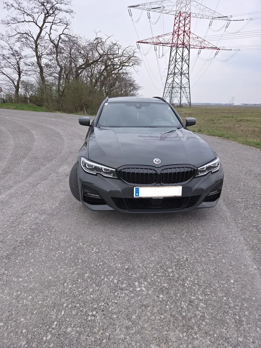 BMW 3 Series 2020 photo 3