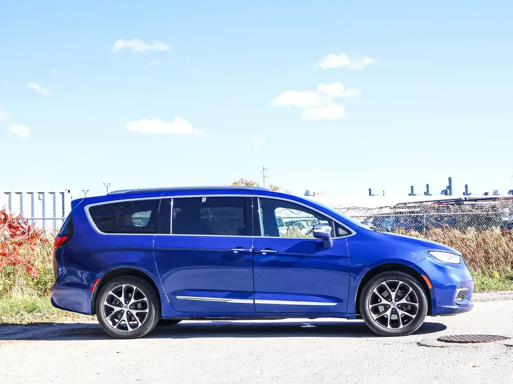 Chrysler Pacifica 2021 photo 3