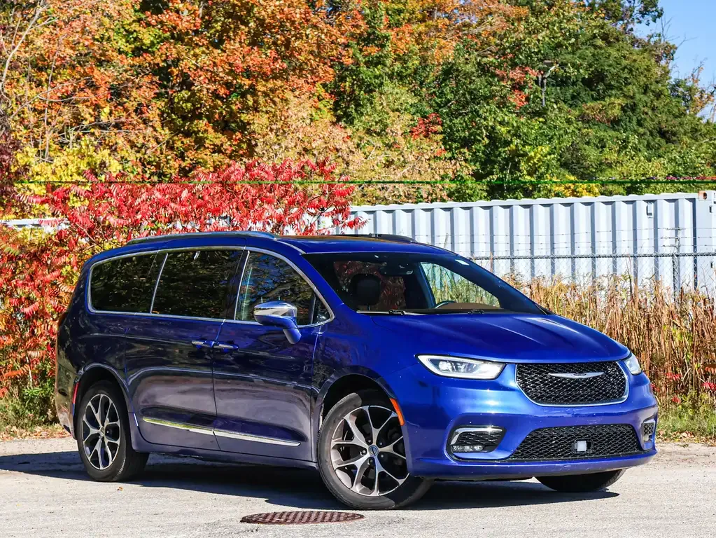 Chrysler Pacifica 2021 photo 2