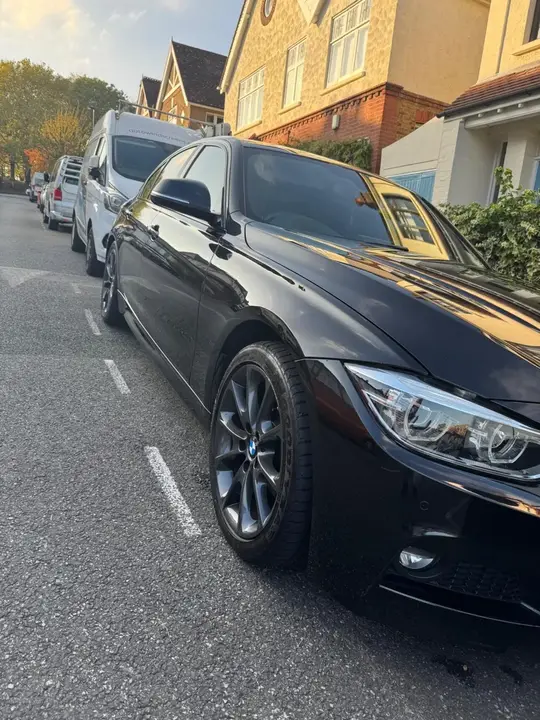 BMW 3 Series 2017 photo 2