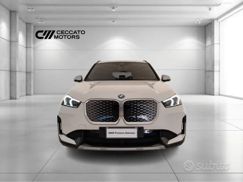 BMW Ix1 2024 photo 2