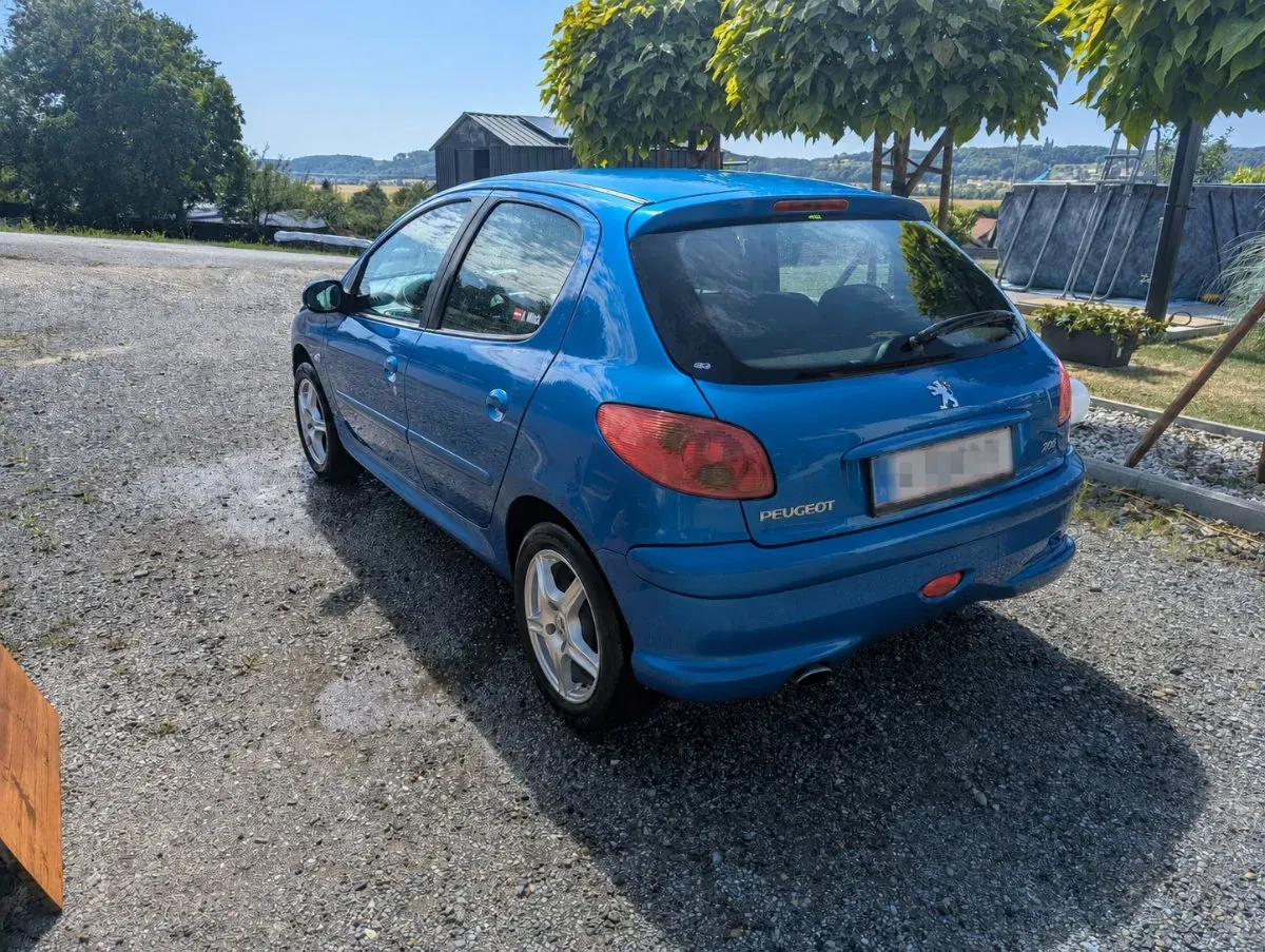 Peugeot 206 2005 photo 2