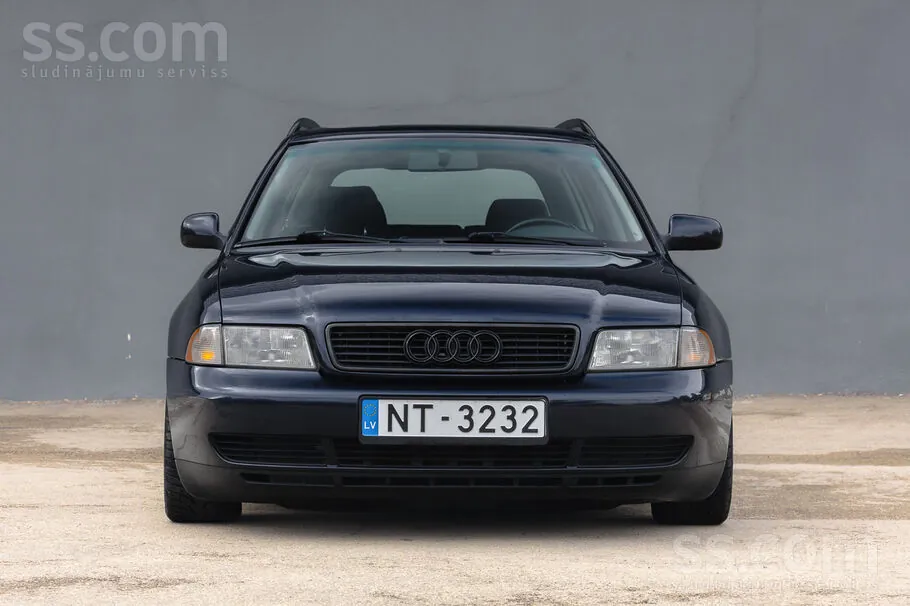 Audi A4 1996 photo 2