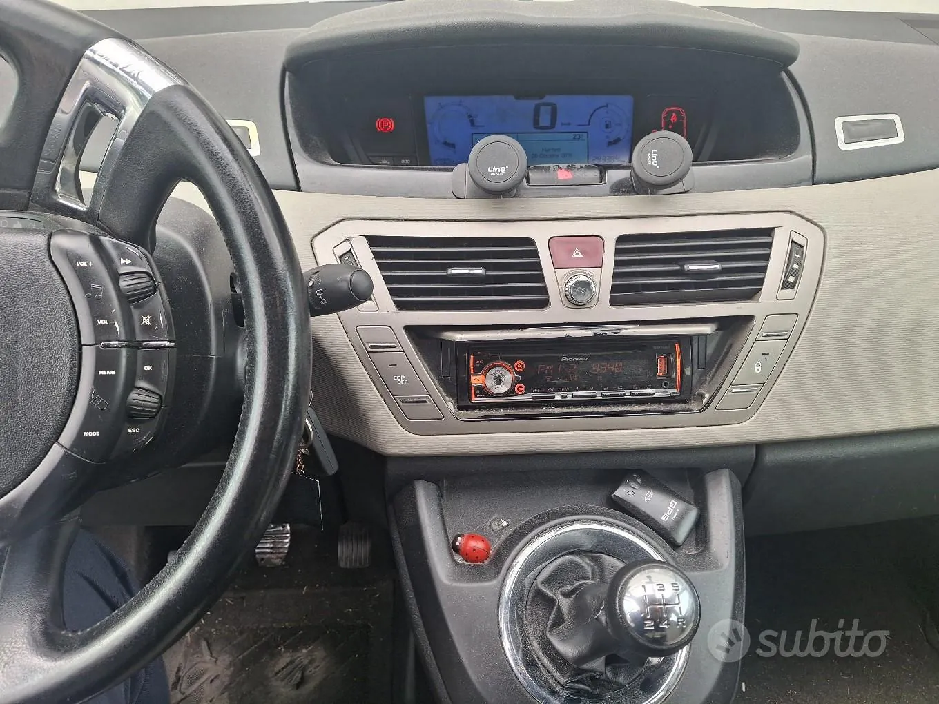 Citroen C4 2009 photo 2