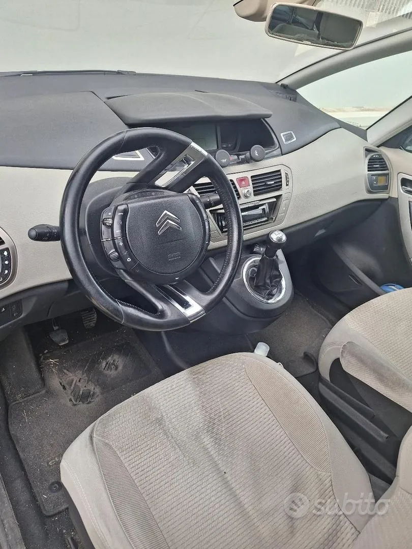 Citroen C4 2009 photo 3