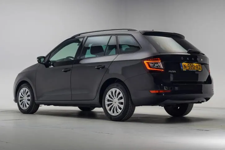 Skoda Fabia 2022 photo 3