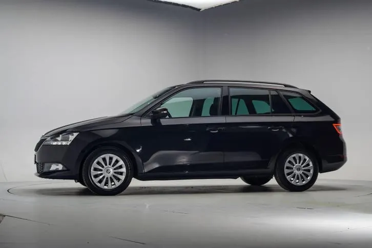 Skoda Fabia 2022 photo 2