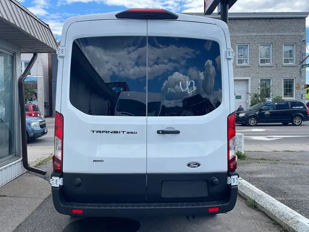 Ford Transit Cargo Van 2026 photo 3