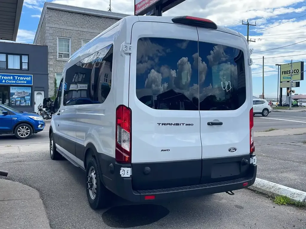 Ford Transit Cargo Van 2026 photo 2