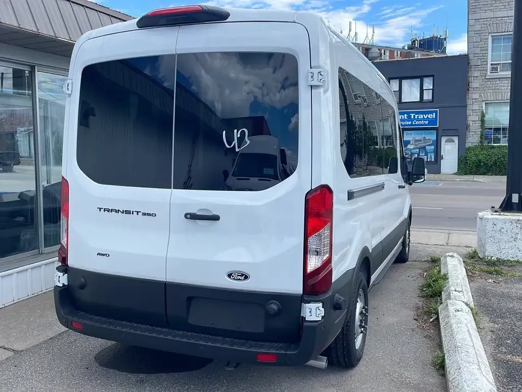 Ford Transit Cargo Van 2026 photo 4