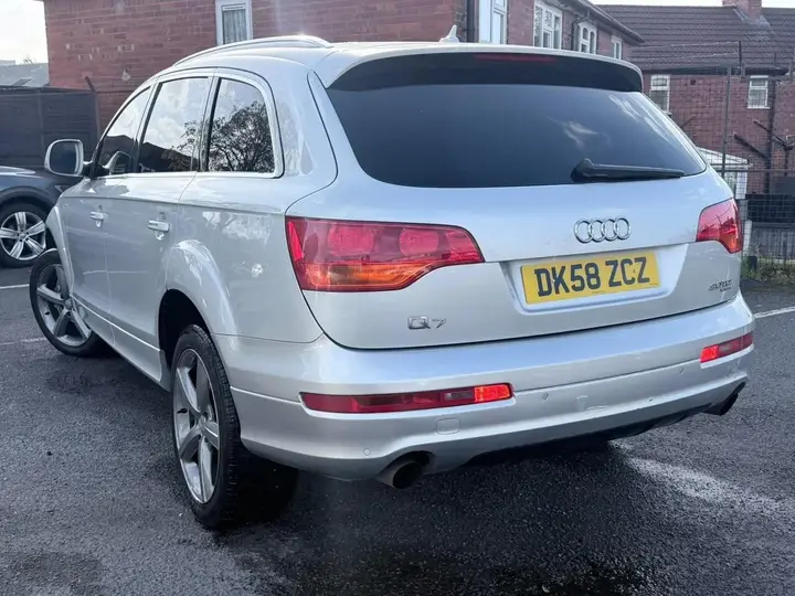 Audi Q7 2008 photo 2