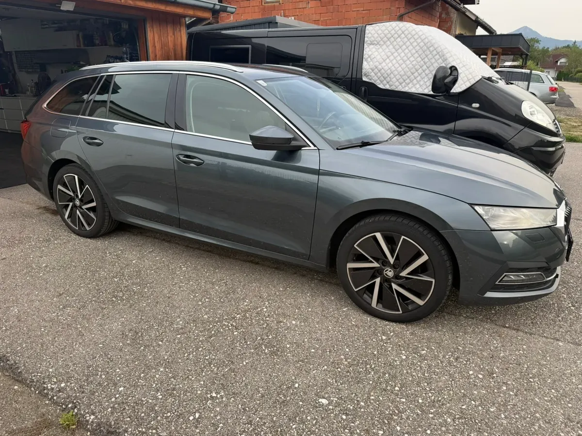 Skoda Octavia 2021 photo 3