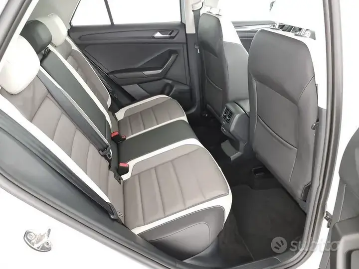 Volkswagen T-Roc 2022 photo 2