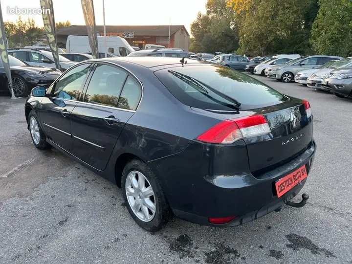 Renault Laguna 2010 photo 4