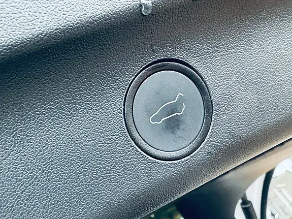 Tesla Model Y 2023 photo 5