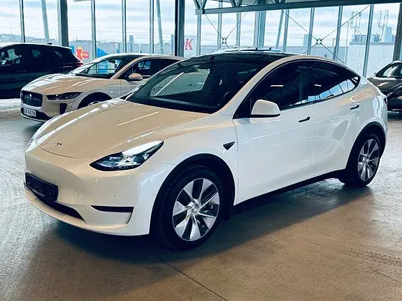 Tesla Model Y 2023 photo 2