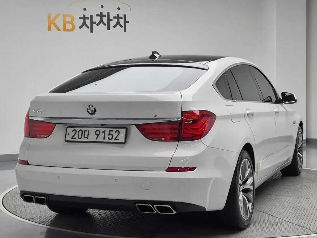 BMW 5 Series Gran Turismo 2013 photo 3
