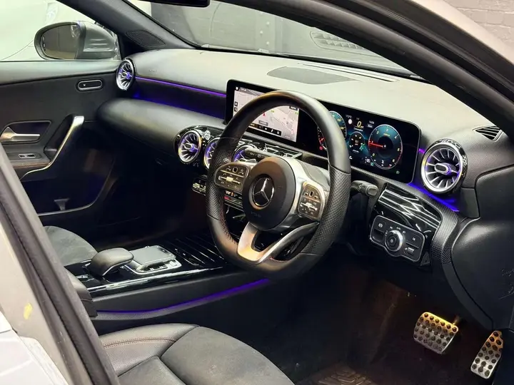 Mercedes-Benz A-Class 2018 photo 2
