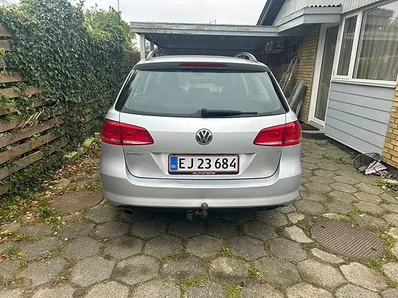 Volkswagen Passat 2011 photo 3