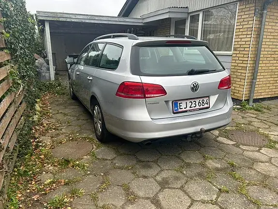 Volkswagen Passat 2011 photo 4